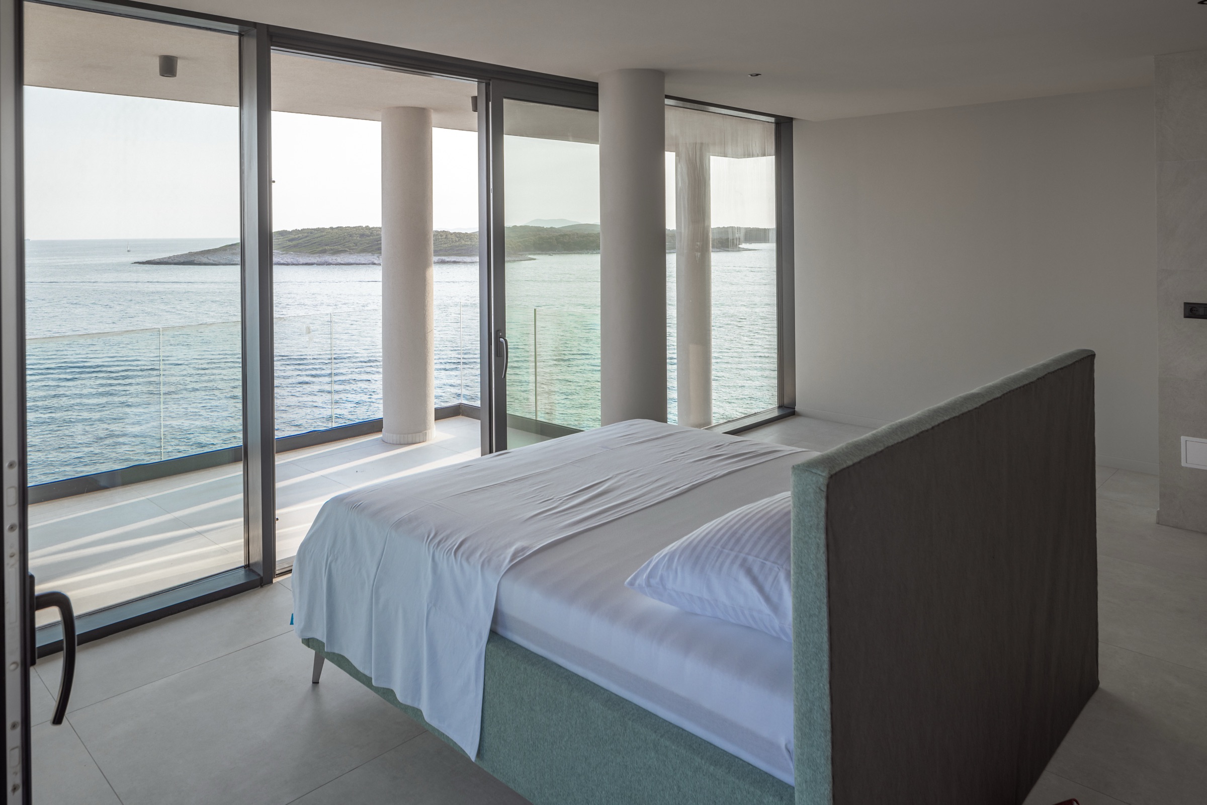 Bedroom of Villa Infinity with sea view